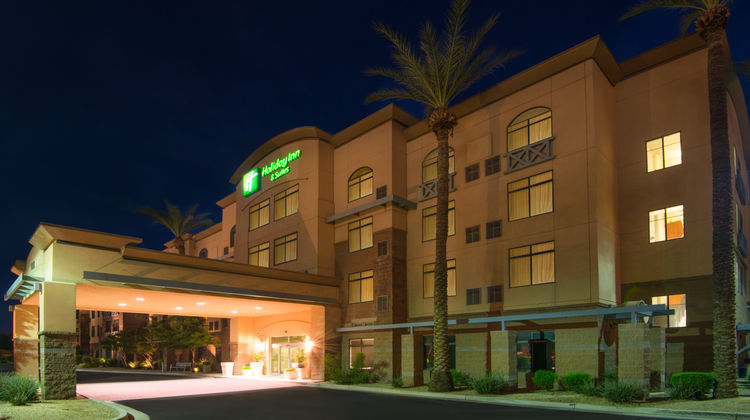 Holiday Inn Hotel & Suites Exterior