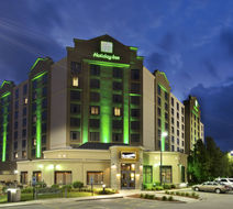 Holiday Inn Hotel & Suites Exterior