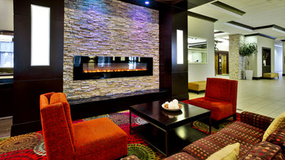 Holiday Inn Hotel & Suites