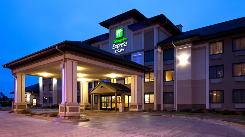 <b>Holiday Inn Express & Suites Worthington Exterior</b>. Images powered by <a href="https://www.leonardoworldwide.com/" title="Leonardo Worldwide" target="_blank">Leonardo</a>.