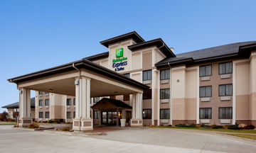 Holiday Inn Express & Suites Worthington