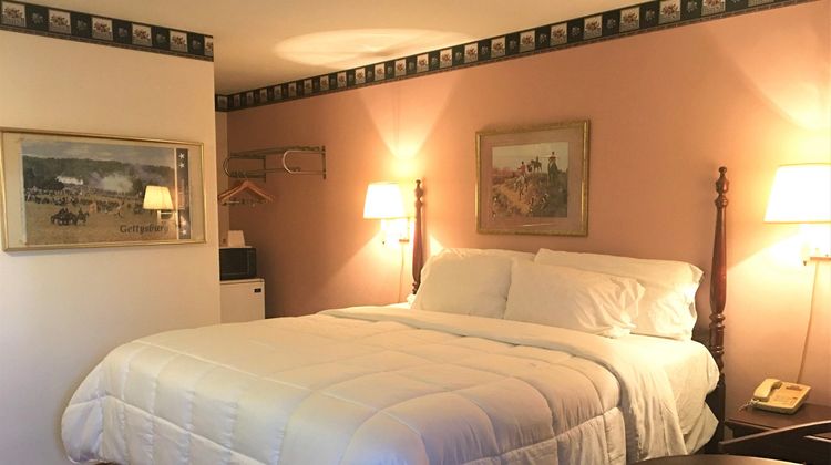 Red Carpet Inn Room