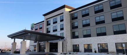 Holiday Inn Express & Suites Racine Exterior