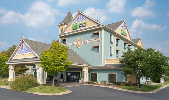 Holiday Inn Express Exterior