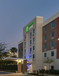 Holiday Inn Express & Stes Air/Sea Port