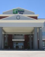 Holiday Inn Express Hotel & Suites