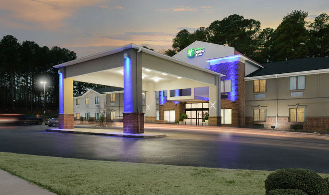 Holiday Inn Express Exterior