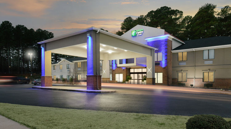 Holiday Inn Express Exterior