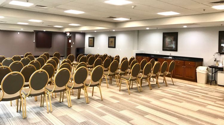 Holiday Inn Express Hotel & Suites Meeting