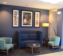 Holiday Inn Express & Suites Anniston Lobby