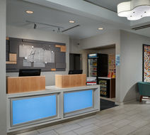 Holiday Inn Express & Suites Anniston Lobby