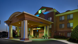 Holiday Inn Express & Suites Anniston