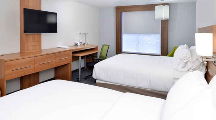 Holiday Inn Express & Suites Lexington Room