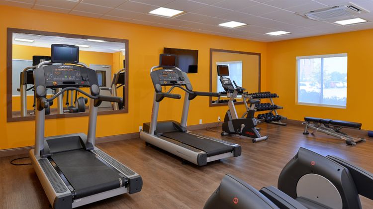 Holiday Inn Express & Suites Lexington Health Club