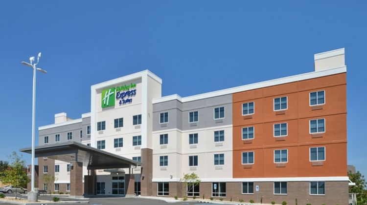 Holiday Inn Express & Suites Lexington Exterior