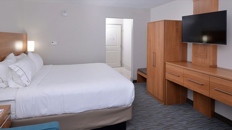 Holiday Inn Express & Suites Lexington Room