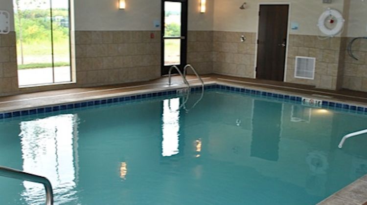 Holiday Inn Express Salem Pool