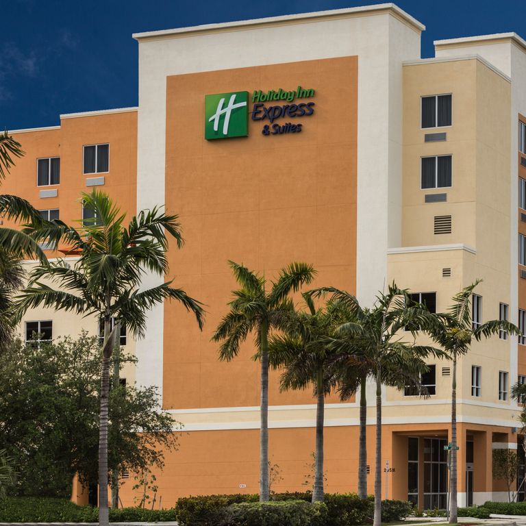 Holiday Inn Express & Sts Dania Beach