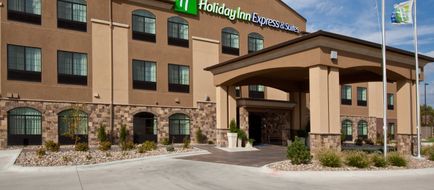 Holiday Inn Express Hotel & Suites Exterior
