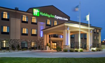 Holiday Inn Express Hotel & Suites