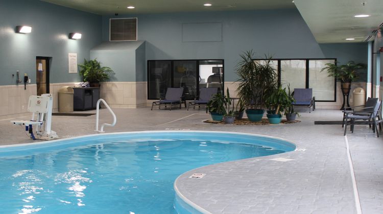 Holiday Inn Express Winfield TeaysValley Pool