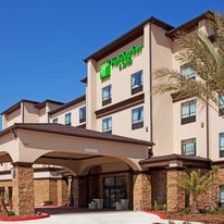 Holiday Inn & Suites Lake Charles South