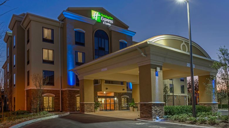 <b>Holiday Inn Express Orlando East Exterior</b>. Images powered by <a href="https://www.leonardoworldwide.com/" title="Leonardo Worldwide" target="_blank">Leonardo</a>.