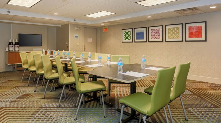 Holiday Inn Express Milwaukee by IHG Meeting