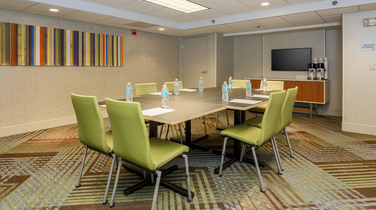 Holiday Inn Express Milwaukee by IHG Meeting
