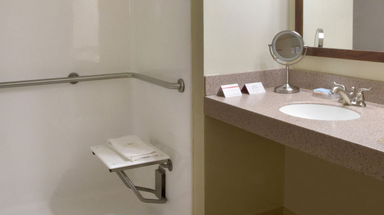 Crowne Plaza Cleveland Airport Room