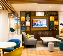 Holiday Inn London-Wembley Lobby