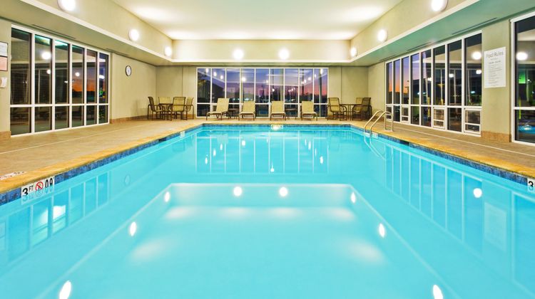 Holiday Inn Express Ooltewah Pool
