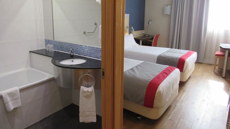 Holiday Inn Express Valencia Bonaire Room