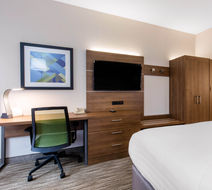 Holiday Inn Express N Evansville Room