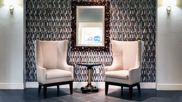 Holiday Inn Express Hotel & Suites Lobby