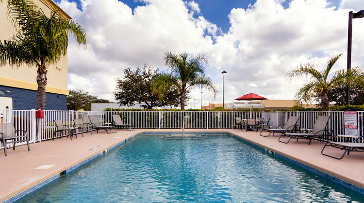 Holiday Inn Express Hotel & Suites Pool