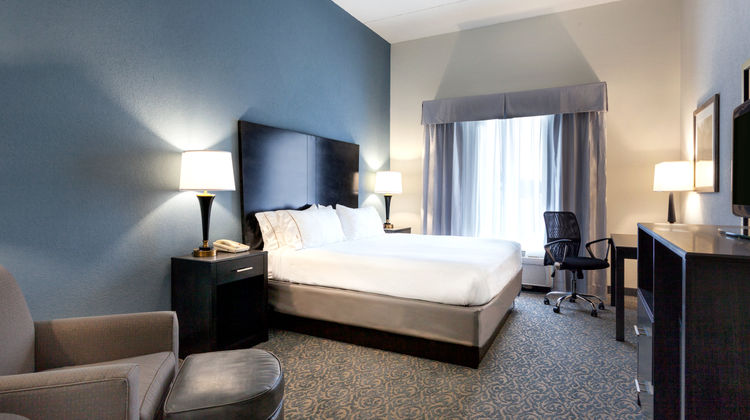 Holiday Inn Express Hotel & Suites Room