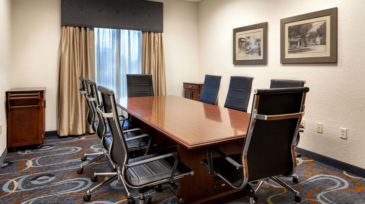 Holiday Inn Express Hotel & Suites Meeting