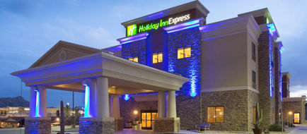 Holiday Inn Express & Suites Exterior