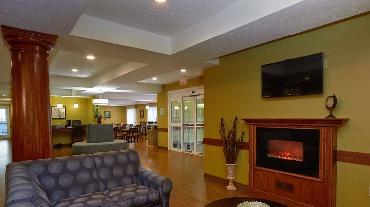 Holiday Inn Express & Suites Cadillac Lobby