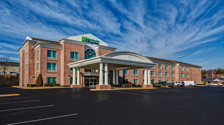 Holiday Inn Express  and  Suites Exterior. Images powered by <a href="https://www.leonardoworldwide.com" target="_blank" rel="noopener">Leonardo</a>.