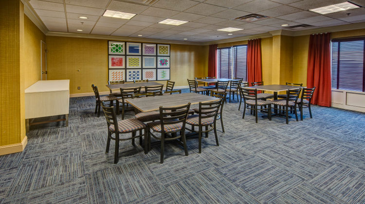 Holiday Inn Express & Suites Meeting