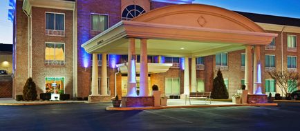 Holiday Inn Express & Suites Exterior