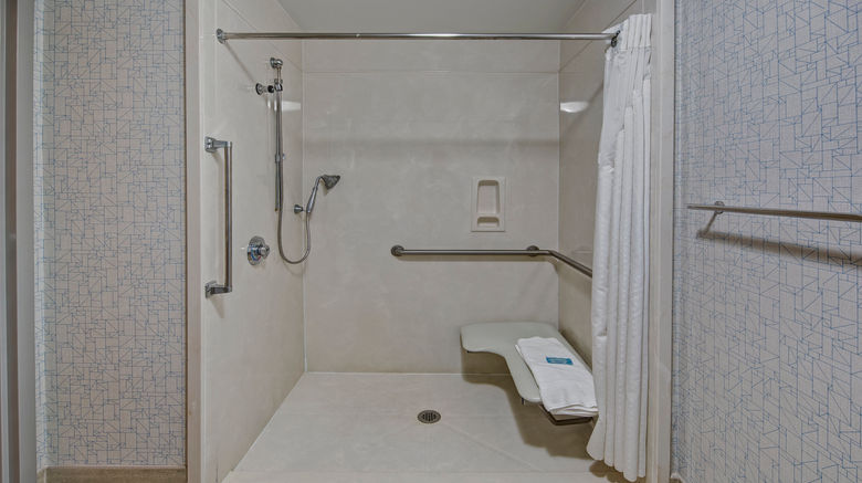 <b>Holiday Inn Express & Suites Room</b>. Images powered by <a href="https://www.leonardoworldwide.com/" title="Leonardo Worldwide" target="_blank">Leonardo</a>.