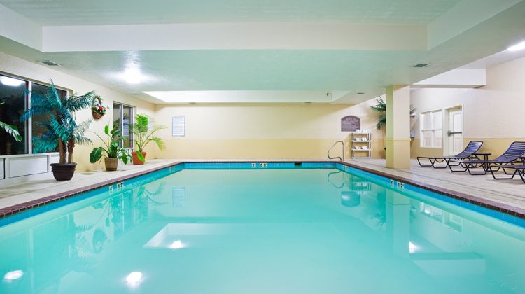 Holiday Inn Express & Suites Pool
