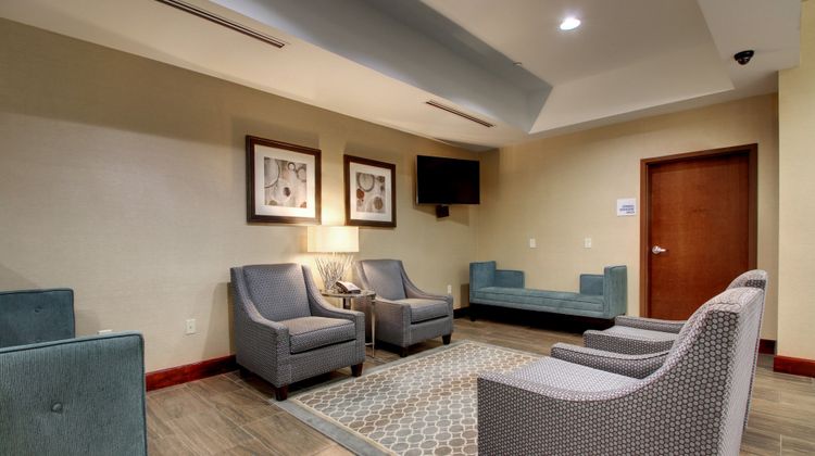 Holiday Inn Express Natchez South Lobby