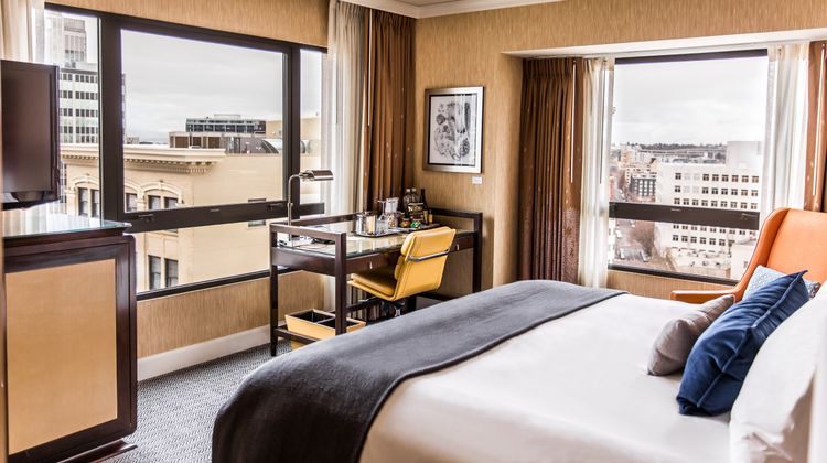 Dossier Hotel Room