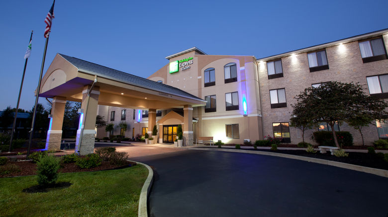 Holiday Inn Express Hotel  and  Suites Exterior. Images powered by <a href="https://www.leonardoworldwide.com" target="_blank" rel="noopener">Leonardo</a>.