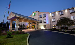 Holiday Inn Express Hotel & Suites