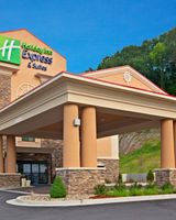 Holiday Inn Express and Suites Ripley